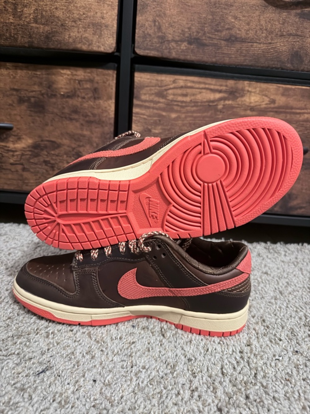 Nike Brown and Coral Low-Top Sneakers - Picture 4 of 6